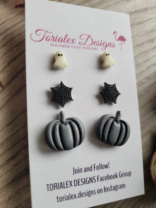 Spooky stud set